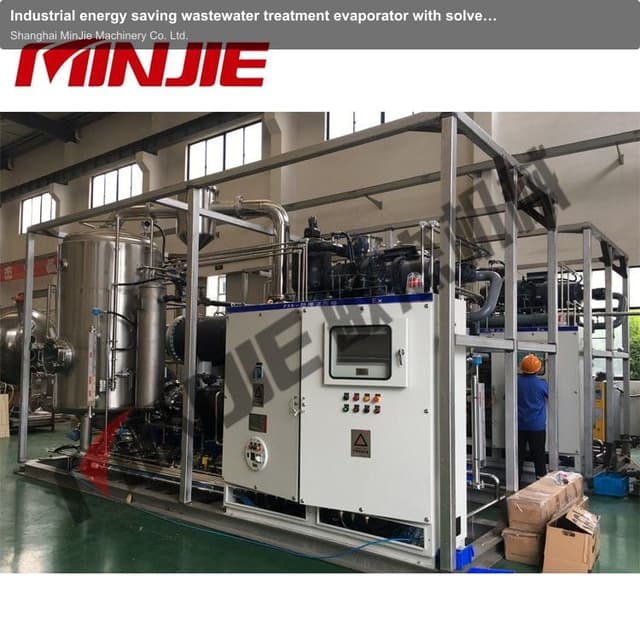 Industrial energy saving wastewater treatment evaporator with solvent recovery