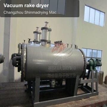 Vacuum rake dryer
